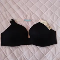 UNIQLO　ブラック ワイヤレスブラ C D 85/90