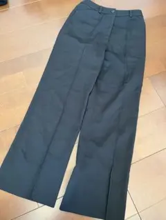 黒　パンツ　ボトムス