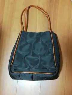 ナイロンキルティングトートバッグ