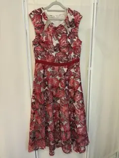 ERUKEI 赤と白の花柄ノースリーブワンピース