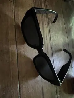 LouisVuittonブラックサングラス
