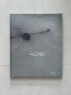 美品❗️Viviane Sassen SOL & LUNA 初版で貴重なサイン入り 2025年最新】ヴィヴィアン・サッセンの人気アイテム - メルカリ