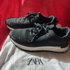 ZARA スニーカー スタッズ