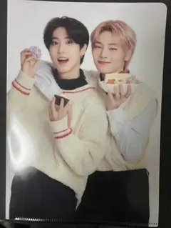 straykids ファミマ　クリアファイル