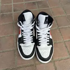 Nike Air Jordan スニーカー 黒/白/赤/黄