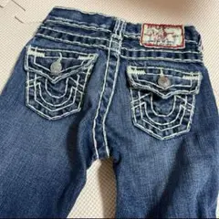True Religion 太ステッチ　フレアデニム