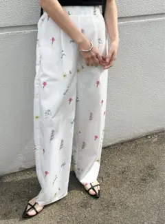 MOCA フラワープリントワイドパンツ ホワイト