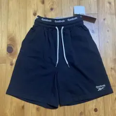 Reebok 黒 ハーフパンツ　ジュニア　新品　タグ付き　リーボック　150㎝