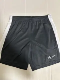 Nike ブラック ハーフパンツ