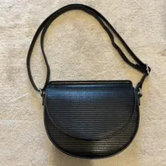 ブラックショルダーバッグ