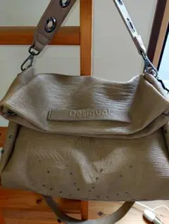 Desigual スタッズ付きショルダーバッグ ベージュ