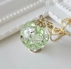 1743.スワロ入り♡ 球体レジンネックレス♡