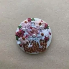 くるみボタン刺繍ブローチ　439