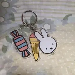 ミッフィーちゃん　アクリルキーホルダー　3連