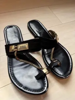 GUESS ブラック サンダル
