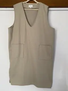 ワンピース　ベージュ　重ね着