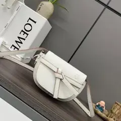 ホワイト ラウンド型 ショルダーバッグ