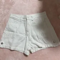ホワイト ショートパンツ