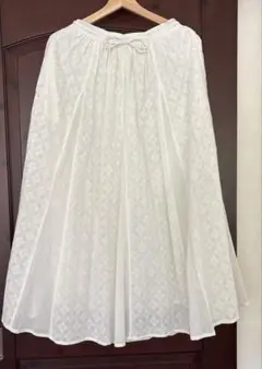 ホワイト レース模様 ロングスカート