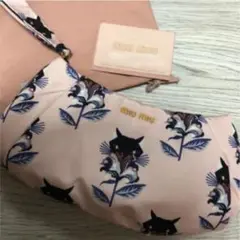 【クリスマスまでSALE価格】MIU MIU 猫 ポーチ