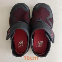 New Balance キッズサンダル 黒/赤