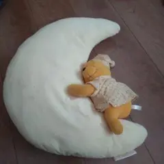 月型クッション クマのぬいぐるみ付き