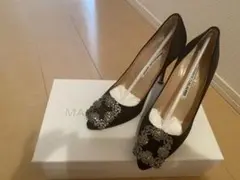 最終価格‼︎Manolo Blahnik HANGISIサテンビジューパンプス