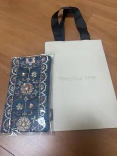 Three Four Time ビーズ刺繍ポーチ めがねケース にも