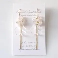 《数量限定》クリア花びら型ロングピアス