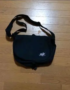 プーマショルダーバッグ