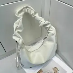 くしゅくしゅ 持ち手 ショルダーバッグ ホワイト シャーリング トレンド 軽量