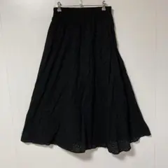 ⬜︎Lugnoncure 刺繍入りブラックフレアロングスカート