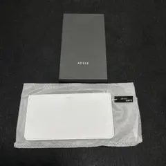 ADEXE ホワイト長財布 箱・袋付き
