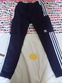 adidas originals スエットカーゴ サイドストライプ