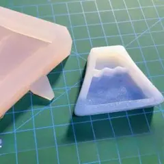 シリコンモールド　富士山　シェイカー　火山　シャカシャカ　キーホルダー　レンジ