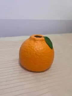 オレンジ型プラスチック花瓶