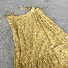 新品H&M イエローパターン キャミソールワンピース Mサイズ