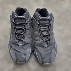 YEEZY 700 イージーブースト