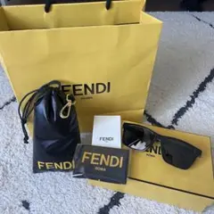 FENDI サングラス ブラックフレーム