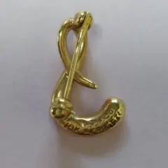 ティファニー イニシャルブローチ