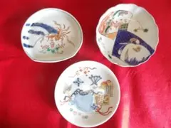 古伊万里 明治時代吉祥紋 丸皿1個、変形皿1個、鉢1個