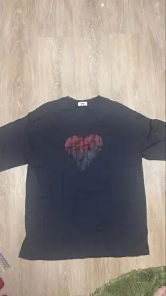ASCLOブラック ハートプリント Tシャツ
