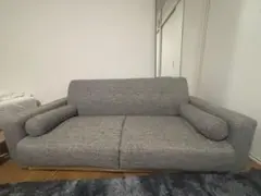 グレー 2人掛けソファ 丸型クッション付き