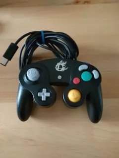 ニンテンドー ゲームキューブ
Wii U コントローラー
スマブラブラック