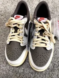 Travis Scott Nike Air Jordan 1 Low キッズ
