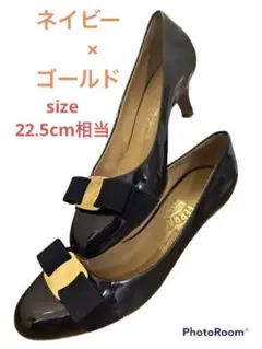 ネイビー×ゴールド フェラガモ ヴァラ リボン エナメル 22.5cm