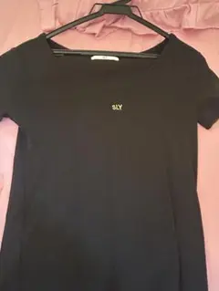 SLY Tシャツ