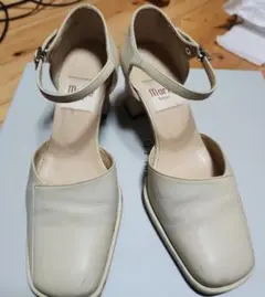 marie アンクルストラップヒール 23cm クリーム色