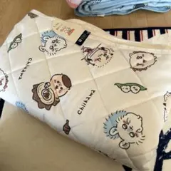 ちいかわ　敷パッド