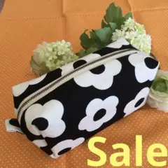 【特価】人気のデイジー花柄　キャラメルポーチ　ボックスポーチ　ハンドメイド♡